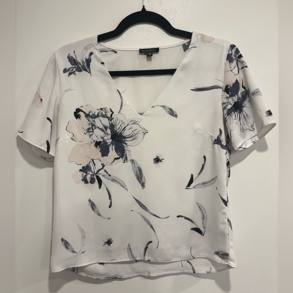 Dynamite White Floral V-Neck Blouse (XS) - Picture 2 of 12